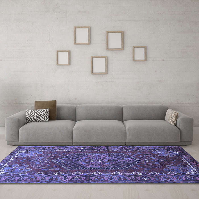 Machine Washable Persian Blue Traditional Rug in a Living Room, wshtr679blu