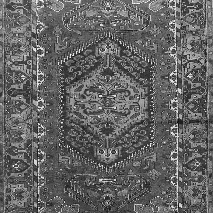 Serging Thickness of Machine Washable Persian Gray Traditional Rug, wshtr679gry