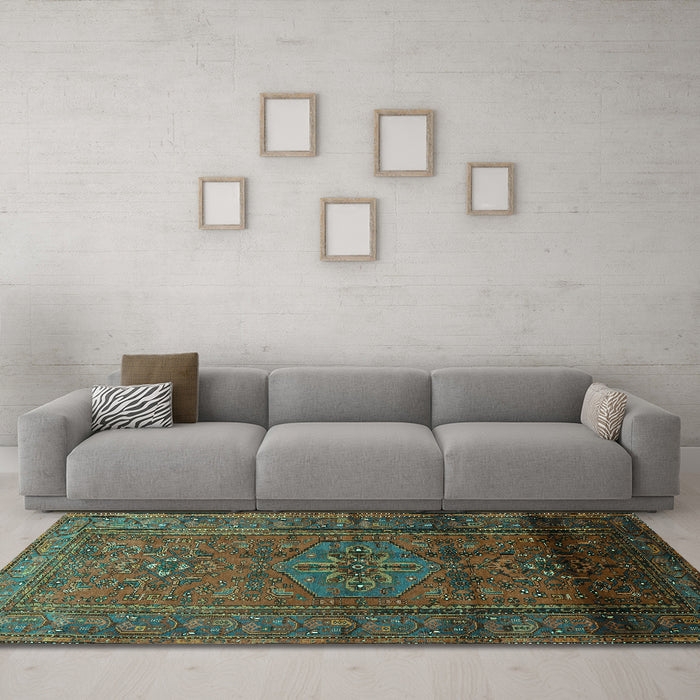 Machine Washable Persian Turquoise Traditional Area Rugs in a Living Room,, wshtr680turq