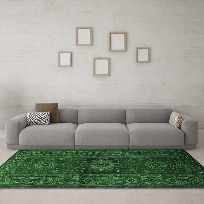 Machine Washable Persian Emerald Green Traditional Area Rugs in a Living Room,, wshtr682emgrn