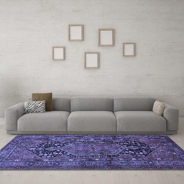 Machine Washable Persian Blue Traditional Rug in a Living Room, wshtr683blu