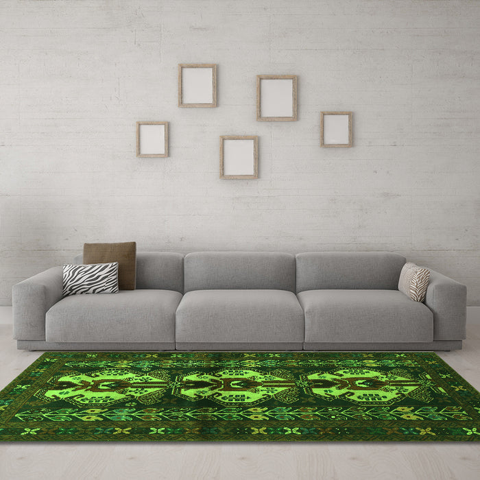 Machine Washable Persian Green Traditional Area Rugs in a Living Room,, wshtr685grn