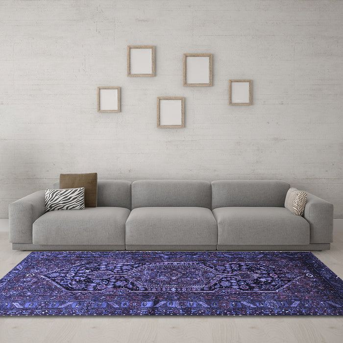 Machine Washable Persian Blue Traditional Rug in a Living Room, wshtr687blu