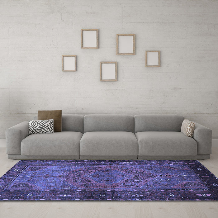 Machine Washable Persian Blue Traditional Rug in a Living Room, wshtr688blu