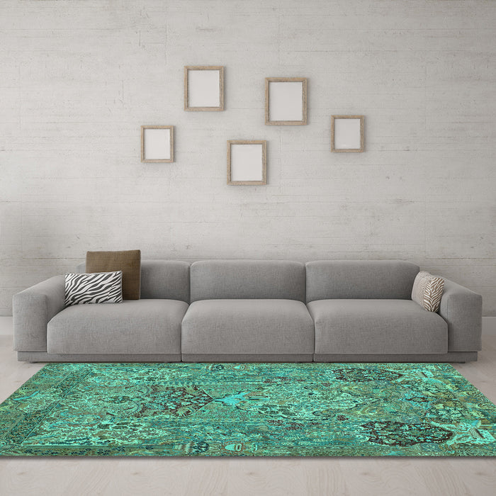 Machine Washable Animal Turquoise Traditional Area Rugs in a Living Room,, wshtr68turq