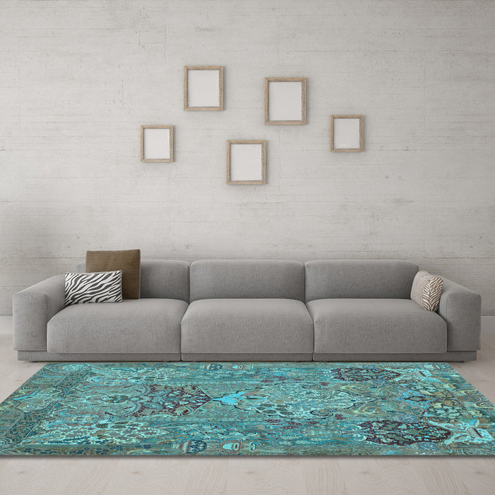Machine Washable Animal Light Blue Traditional Rug in a Living Room, wshtr68lblu