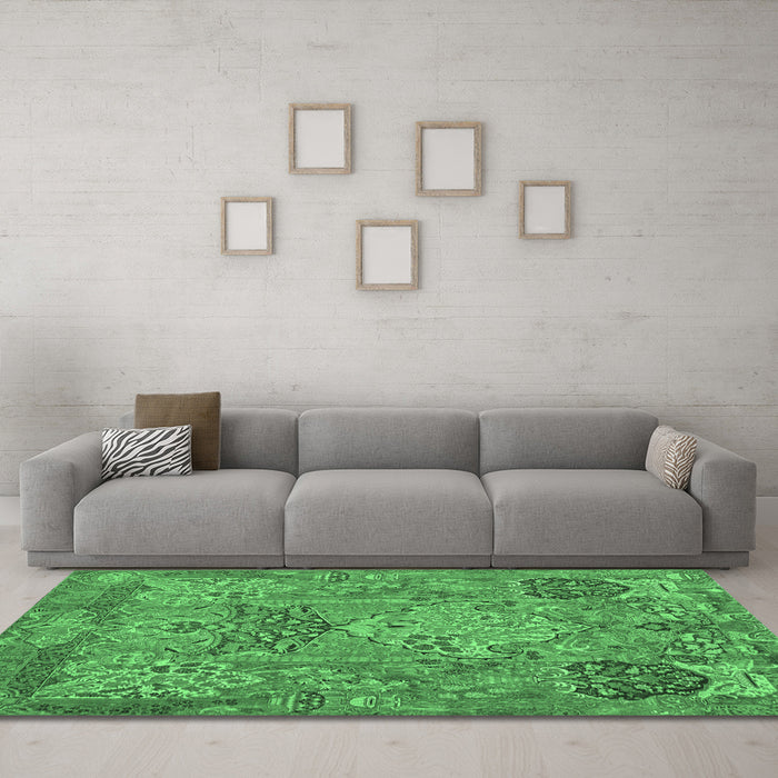Machine Washable Animal Emerald Green Traditional Area Rugs in a Living Room,, wshtr68emgrn