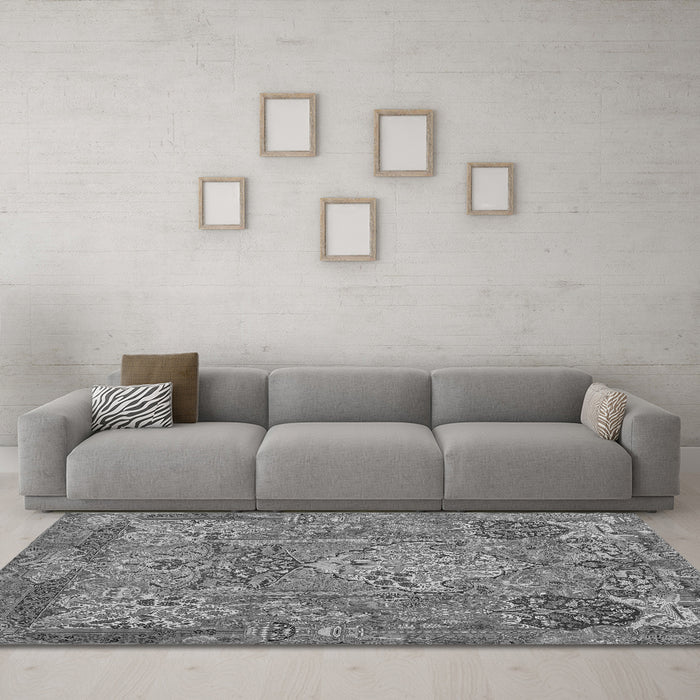 Machine Washable Animal Gray Traditional Rug in a Living Room,, wshtr68gry