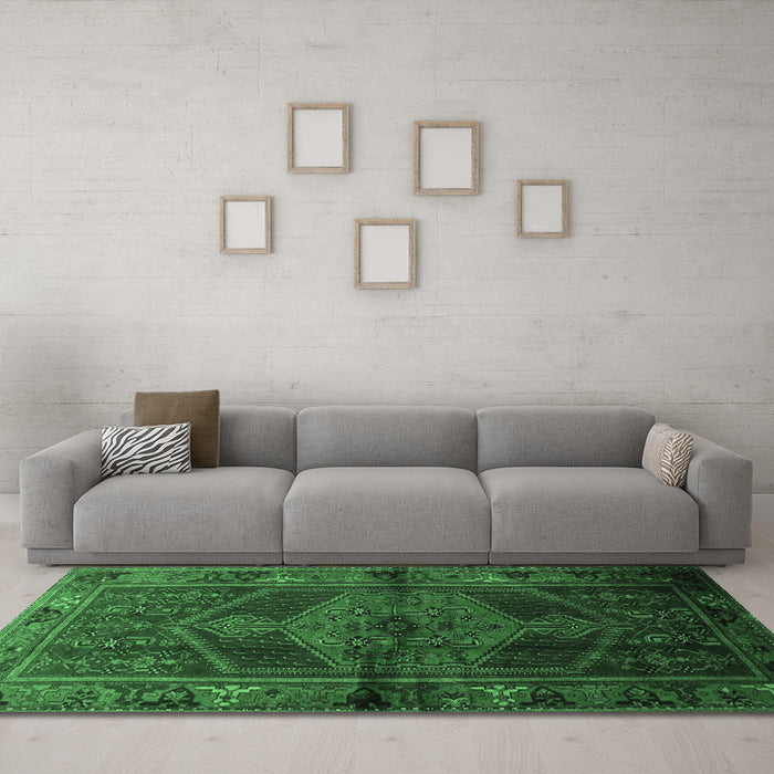 Machine Washable Persian Emerald Green Traditional Area Rugs in a Living Room,, wshtr691emgrn