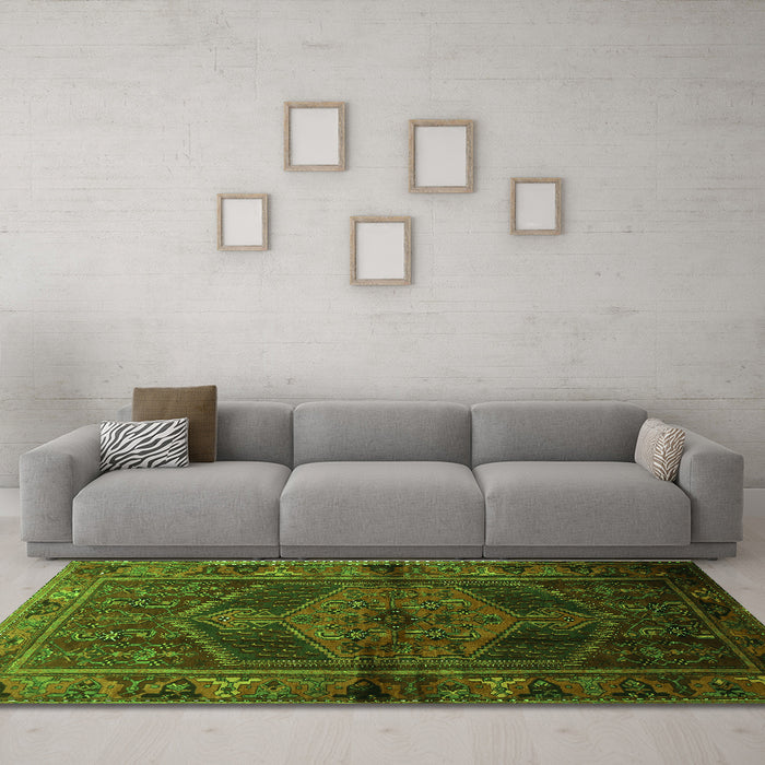 Machine Washable Persian Green Traditional Area Rugs in a Living Room,, wshtr691grn