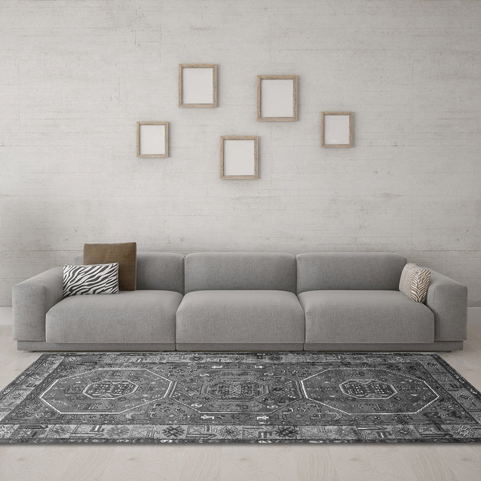Machine Washable Persian Gray Traditional Rug in a Living Room,, wshtr692gry