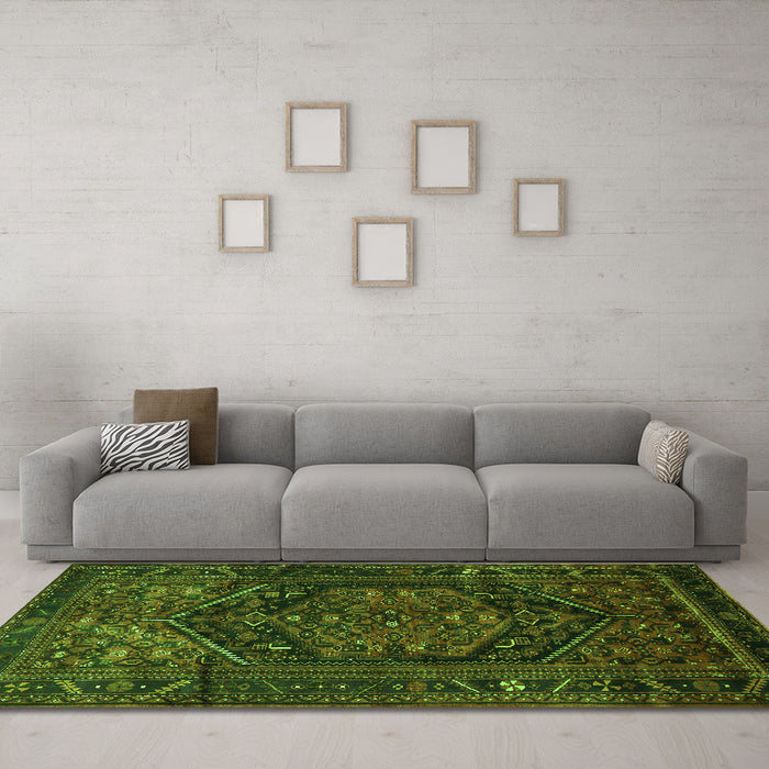Machine Washable Persian Green Traditional Area Rugs in a Living Room,, wshtr693grn