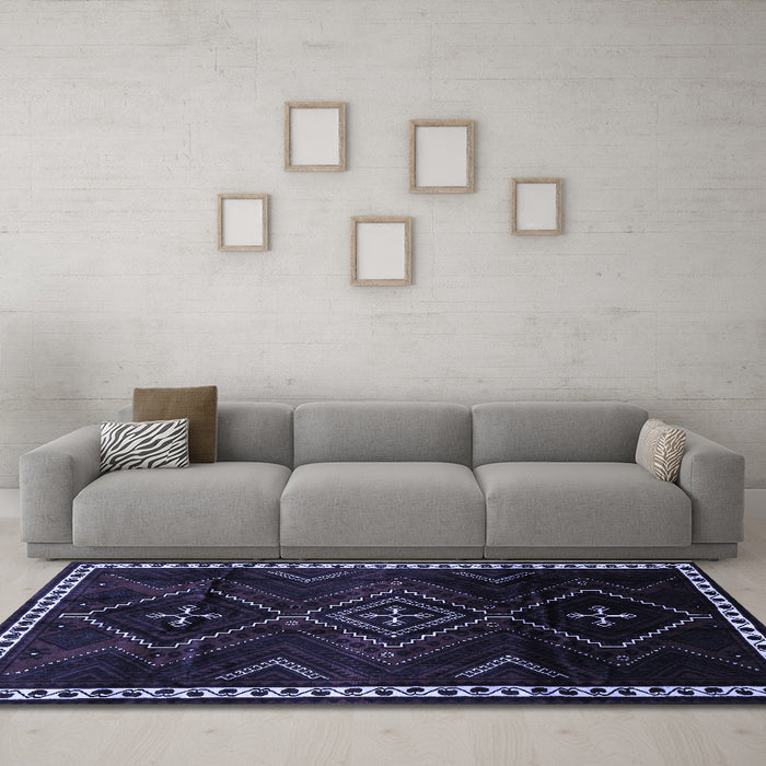 Machine Washable Persian Blue Traditional Rug in a Living Room, wshtr695blu