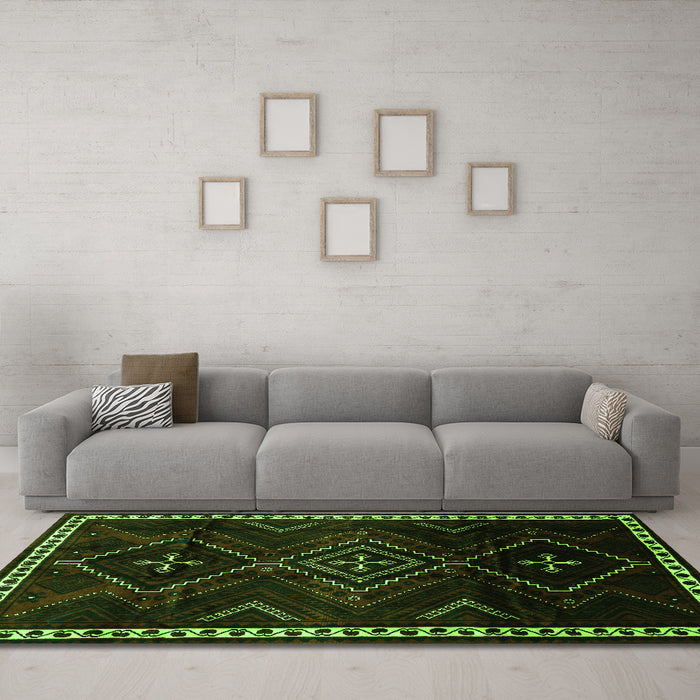 Machine Washable Persian Green Traditional Area Rugs in a Living Room,, wshtr695grn