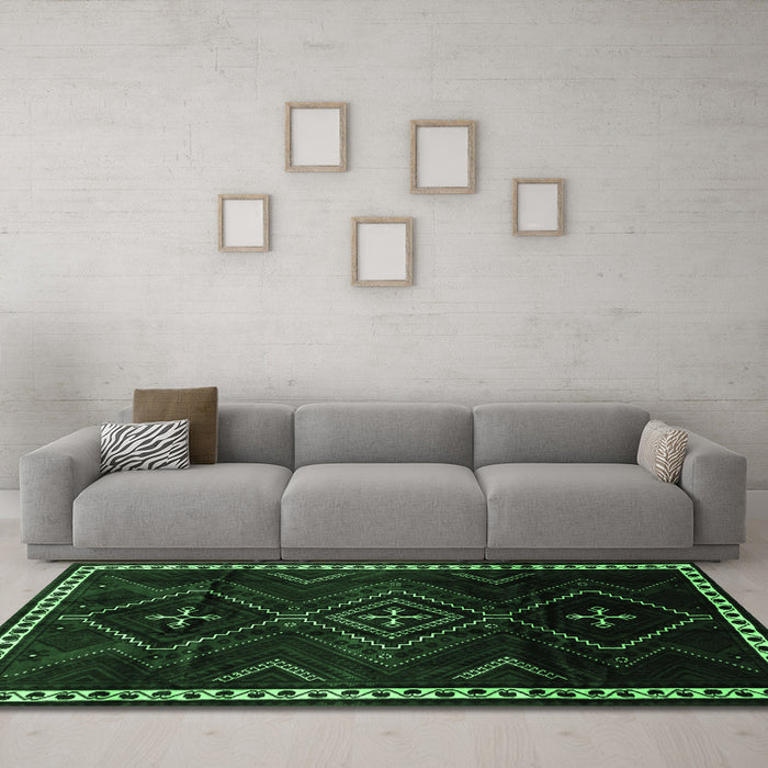 Machine Washable Persian Emerald Green Traditional Area Rugs in a Living Room,, wshtr695emgrn