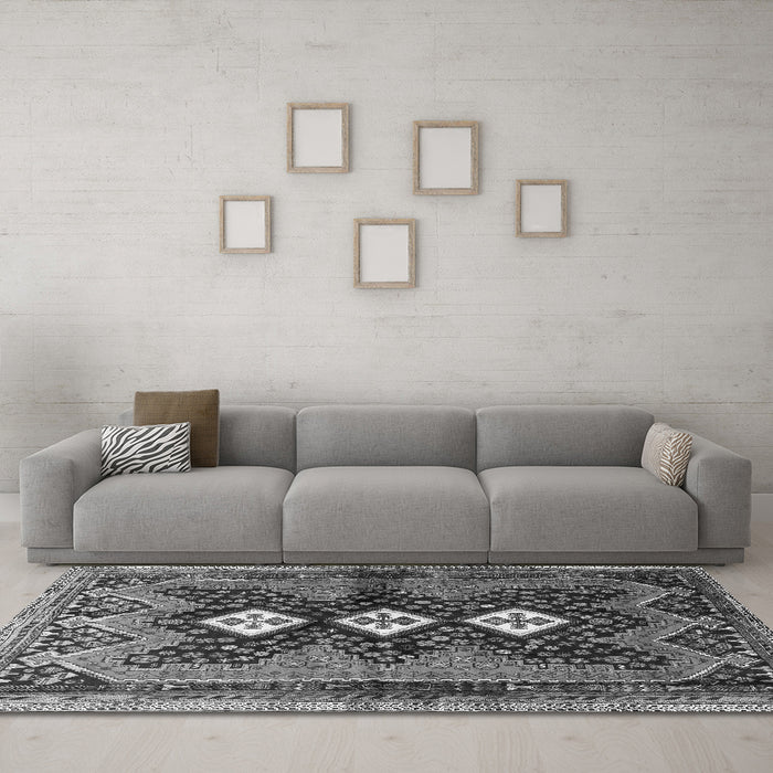 Machine Washable Persian Gray Traditional Rug in a Living Room,, wshtr698gry