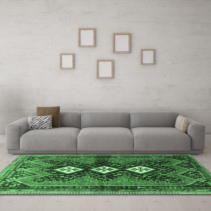 Machine Washable Persian Emerald Green Traditional Area Rugs in a Living Room,, wshtr698emgrn