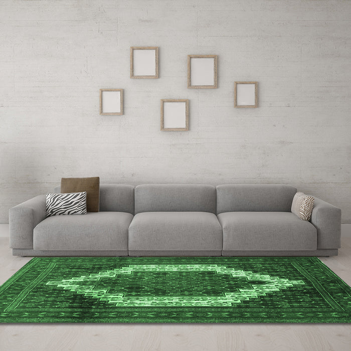 Machine Washable Persian Emerald Green Traditional Area Rugs in a Living Room,, wshtr6emgrn