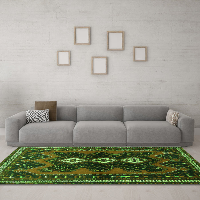 Machine Washable Persian Green Traditional Area Rugs in a Living Room,, wshtr700grn