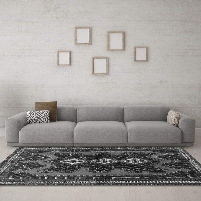 Machine Washable Persian Gray Traditional Rug in a Living Room,, wshtr700gry