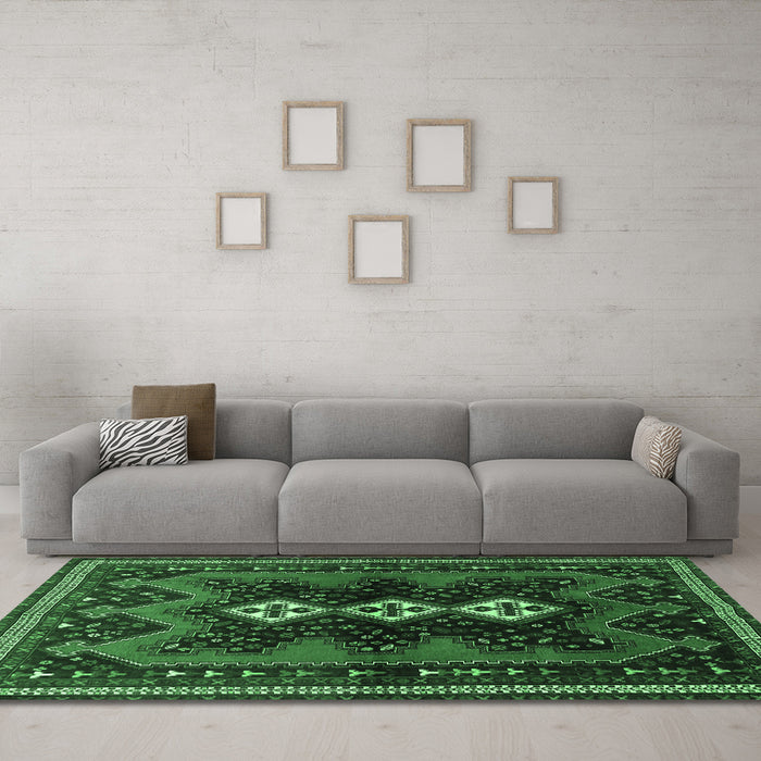 Machine Washable Persian Emerald Green Traditional Area Rugs in a Living Room,, wshtr700emgrn