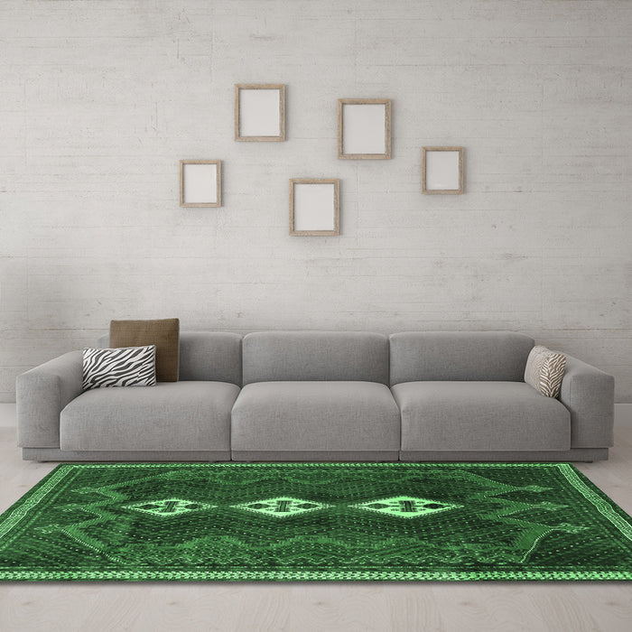 Machine Washable Persian Emerald Green Traditional Area Rugs in a Living Room,, wshtr701emgrn