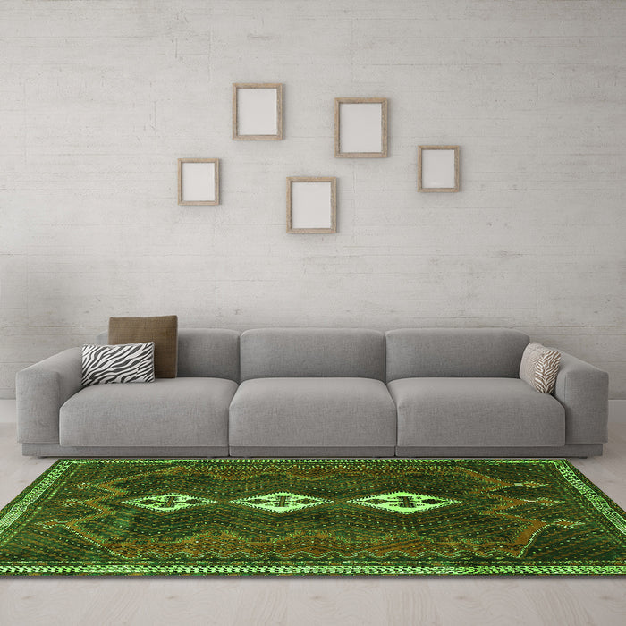 Machine Washable Persian Green Traditional Area Rugs in a Living Room,, wshtr701grn