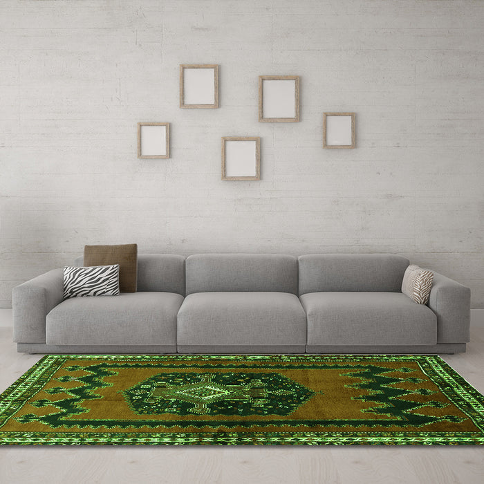 Machine Washable Persian Green Traditional Area Rugs in a Living Room,, wshtr702grn