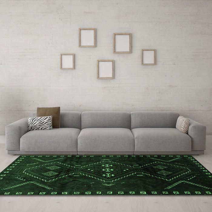 Machine Washable Persian Emerald Green Traditional Area Rugs in a Living Room,, wshtr704emgrn