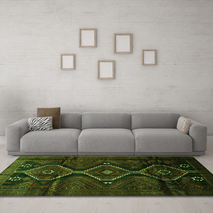 Machine Washable Persian Green Traditional Area Rugs in a Living Room,, wshtr705grn