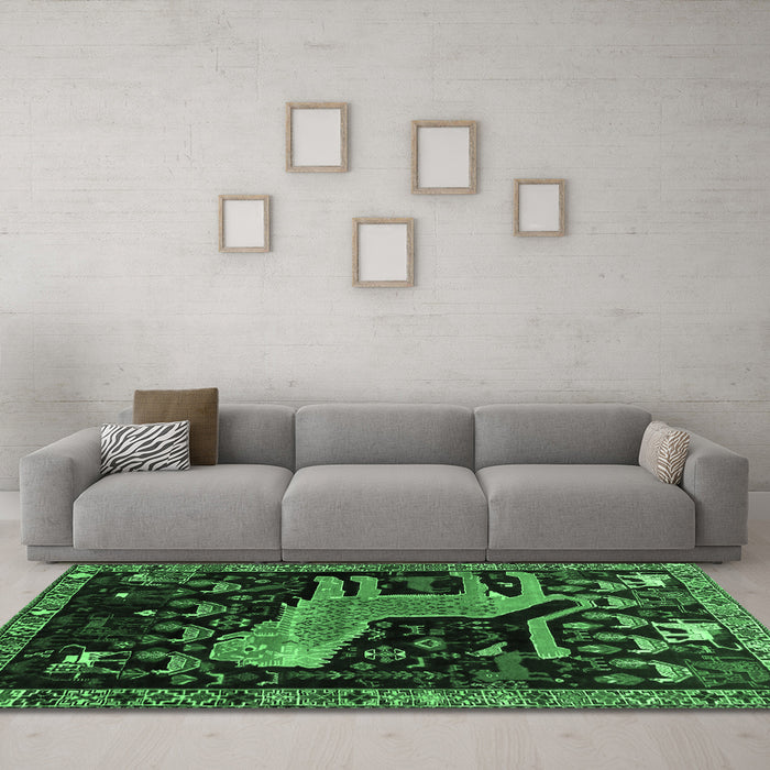 Machine Washable Animal Emerald Green Traditional Area Rugs in a Living Room,, wshtr706emgrn