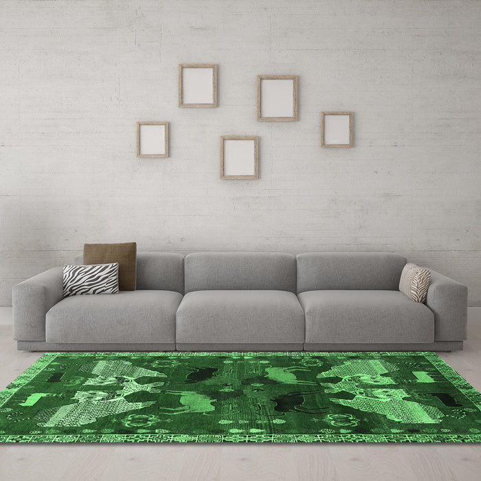 Machine Washable Animal Emerald Green Traditional Area Rugs in a Living Room,, wshtr707emgrn