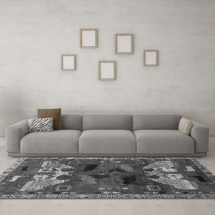 Machine Washable Animal Gray Traditional Rug in a Living Room,, wshtr707gry