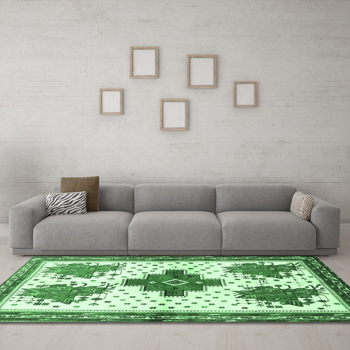 Machine Washable Persian Emerald Green Traditional Area Rugs in a Living Room,, wshtr708emgrn