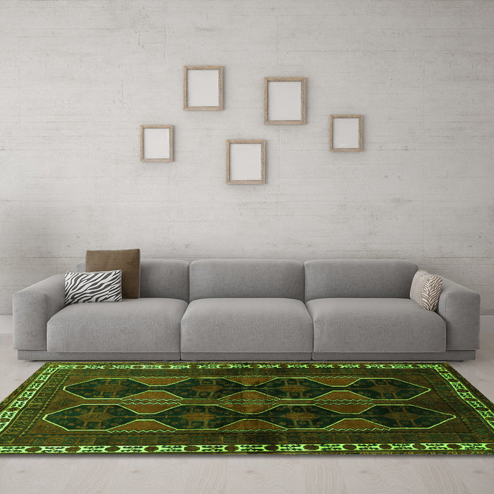 Machine Washable Persian Green Traditional Area Rugs in a Living Room,, wshtr709grn