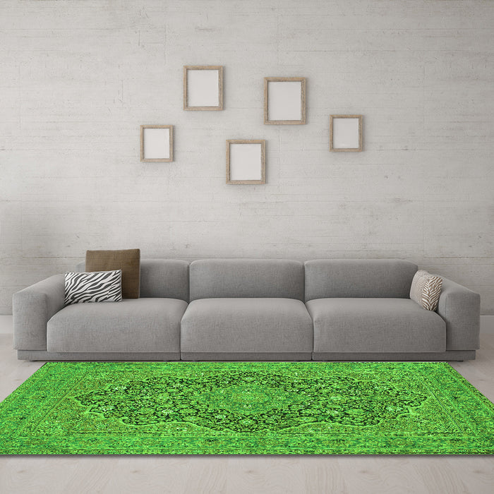 Machine Washable Persian Green Traditional Area Rugs in a Living Room,, wshtr70grn