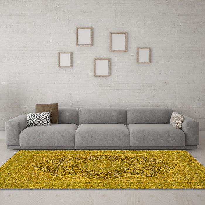 Machine Washable Persian Yellow Traditional Rug in a Living Room, wshtr70yw