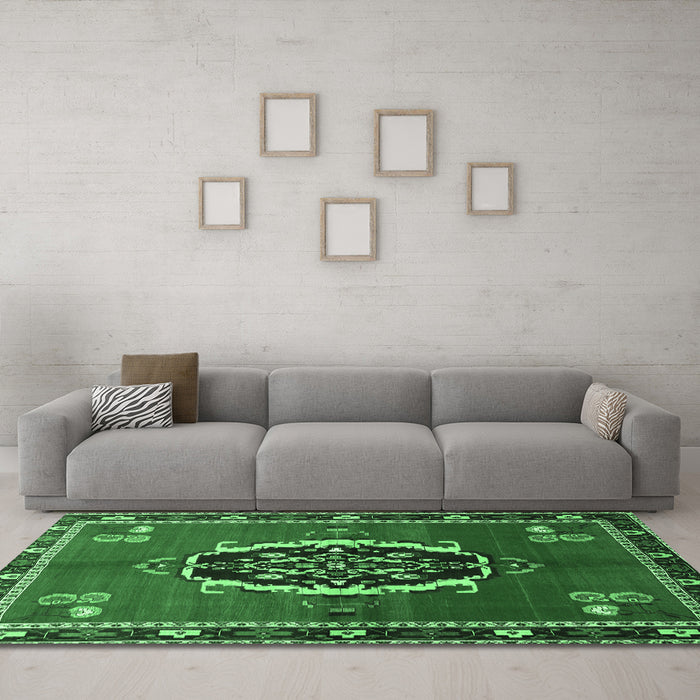 Machine Washable Medallion Emerald Green Traditional Area Rugs in a Living Room,, wshtr710emgrn