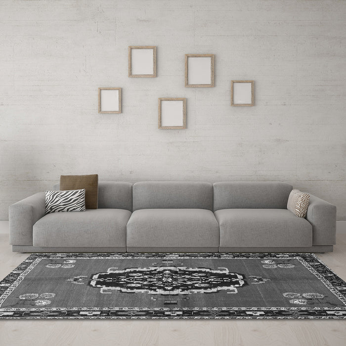 Machine Washable Medallion Gray Traditional Rug in a Living Room,, wshtr710gry