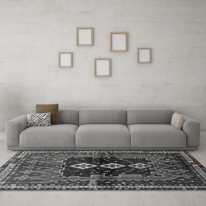 Machine Washable Persian Gray Traditional Rug in a Living Room,, wshtr712gry