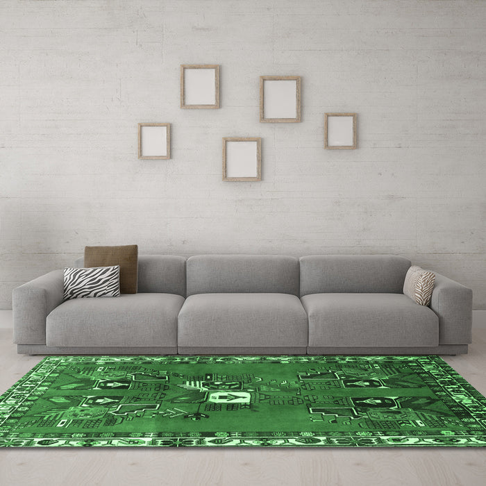 Machine Washable Persian Emerald Green Traditional Area Rugs in a Living Room,, wshtr715emgrn