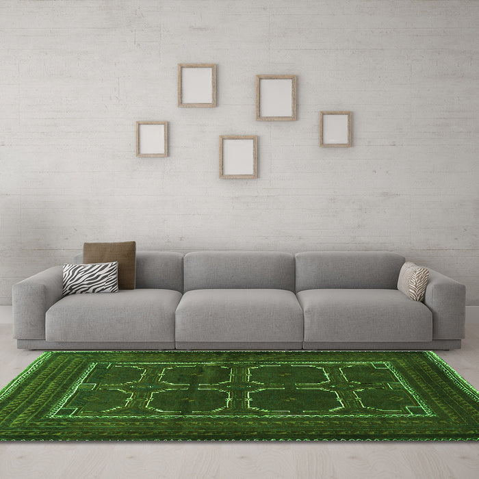 Machine Washable Persian Green Traditional Area Rugs in a Living Room,, wshtr717grn