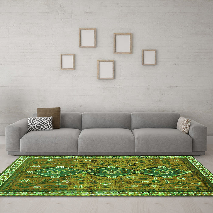 Machine Washable Persian Green Traditional Area Rugs in a Living Room,, wshtr719grn