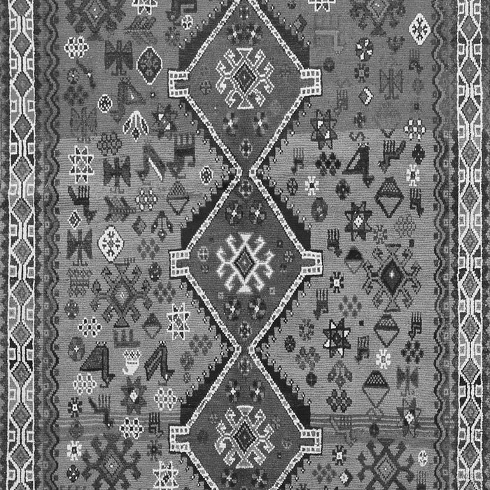 Serging Thickness of Machine Washable Persian Gray Traditional Rug, wshtr719gry