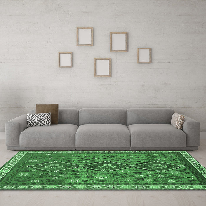 Machine Washable Persian Emerald Green Traditional Area Rugs in a Living Room,, wshtr719emgrn