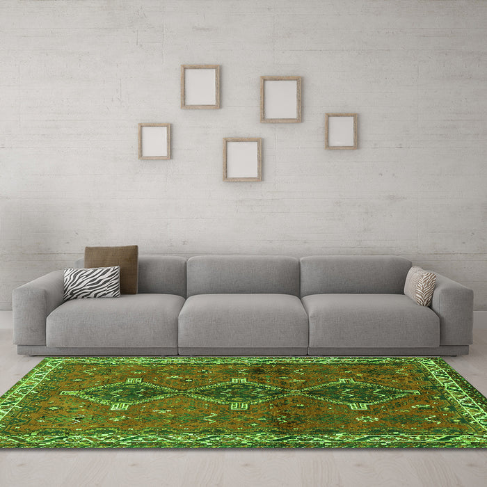 Machine Washable Persian Green Traditional Area Rugs in a Living Room,, wshtr720grn