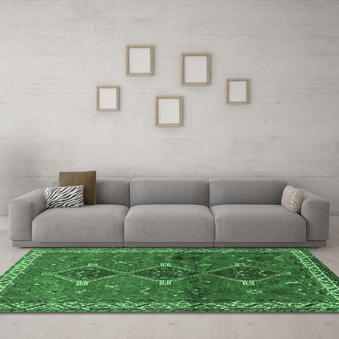 Machine Washable Persian Emerald Green Traditional Area Rugs in a Living Room,, wshtr720emgrn