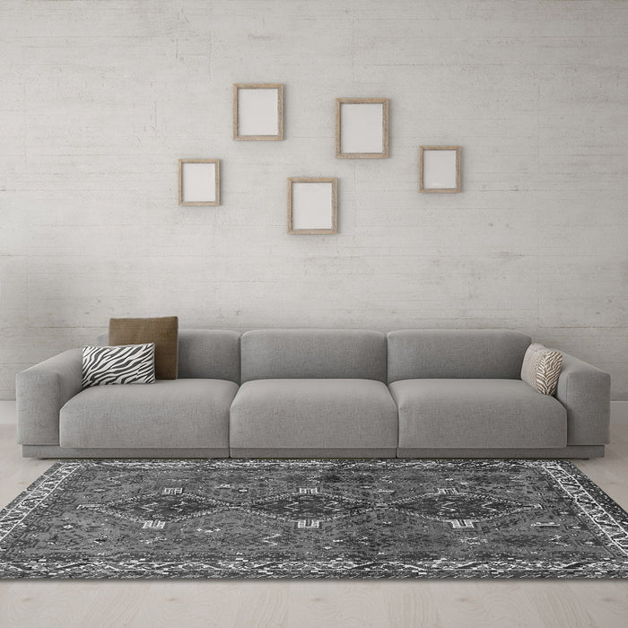 Machine Washable Persian Gray Traditional Rug in a Living Room,, wshtr720gry