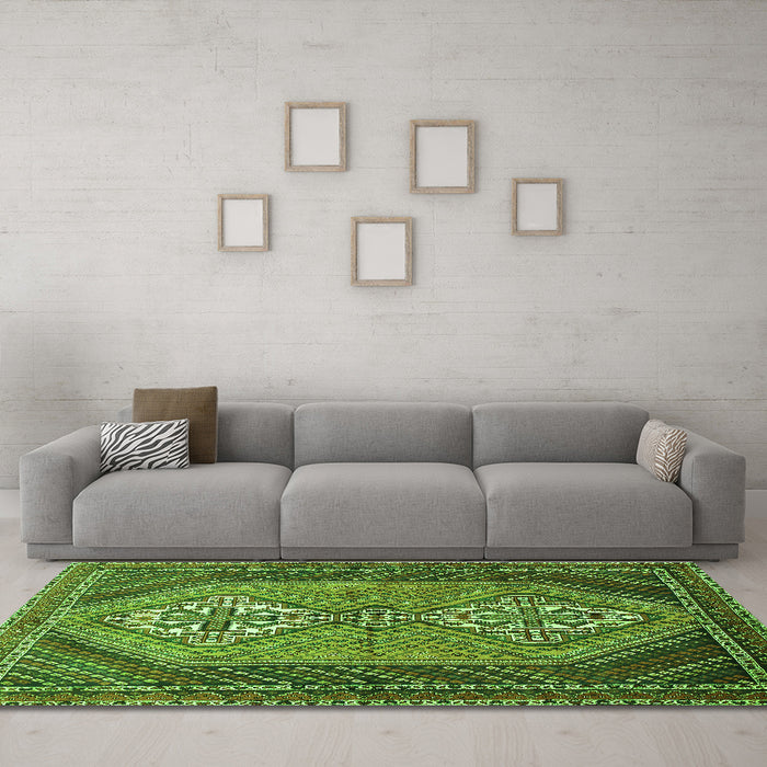 Machine Washable Persian Green Traditional Area Rugs in a Living Room,, wshtr721grn