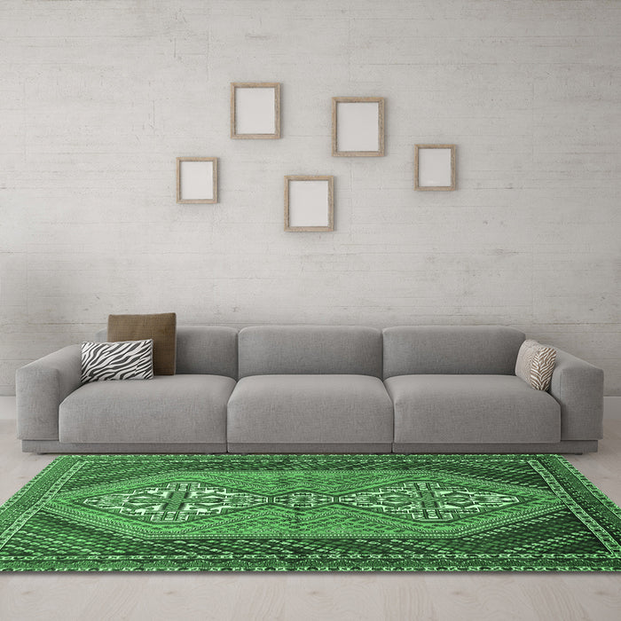 Machine Washable Persian Emerald Green Traditional Area Rugs in a Living Room,, wshtr721emgrn